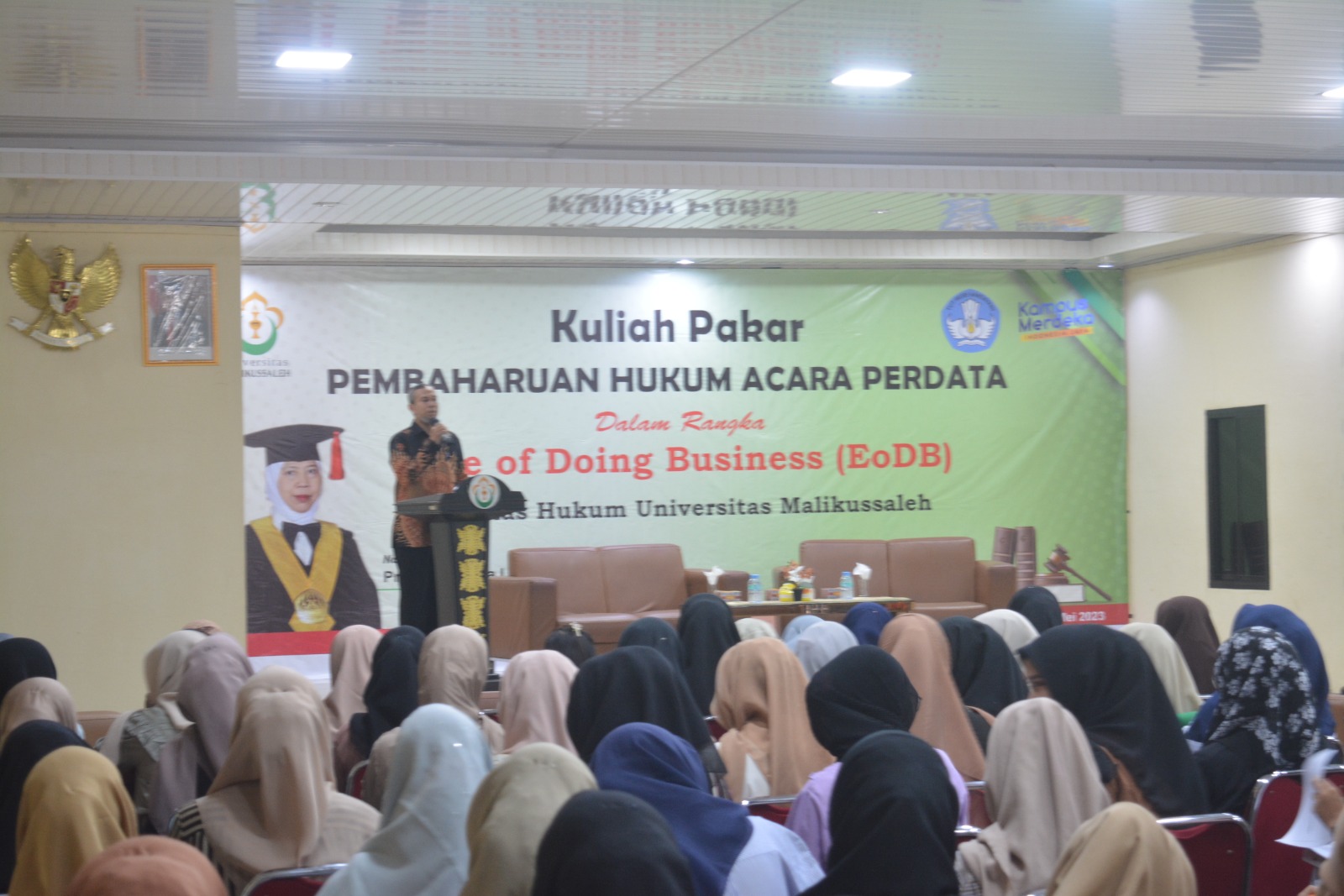 Fakultas Hukum Unimal Gelar Kuliah Pakar Bersama Narasumber Prof. Dr. Efa Laela Fakhriah